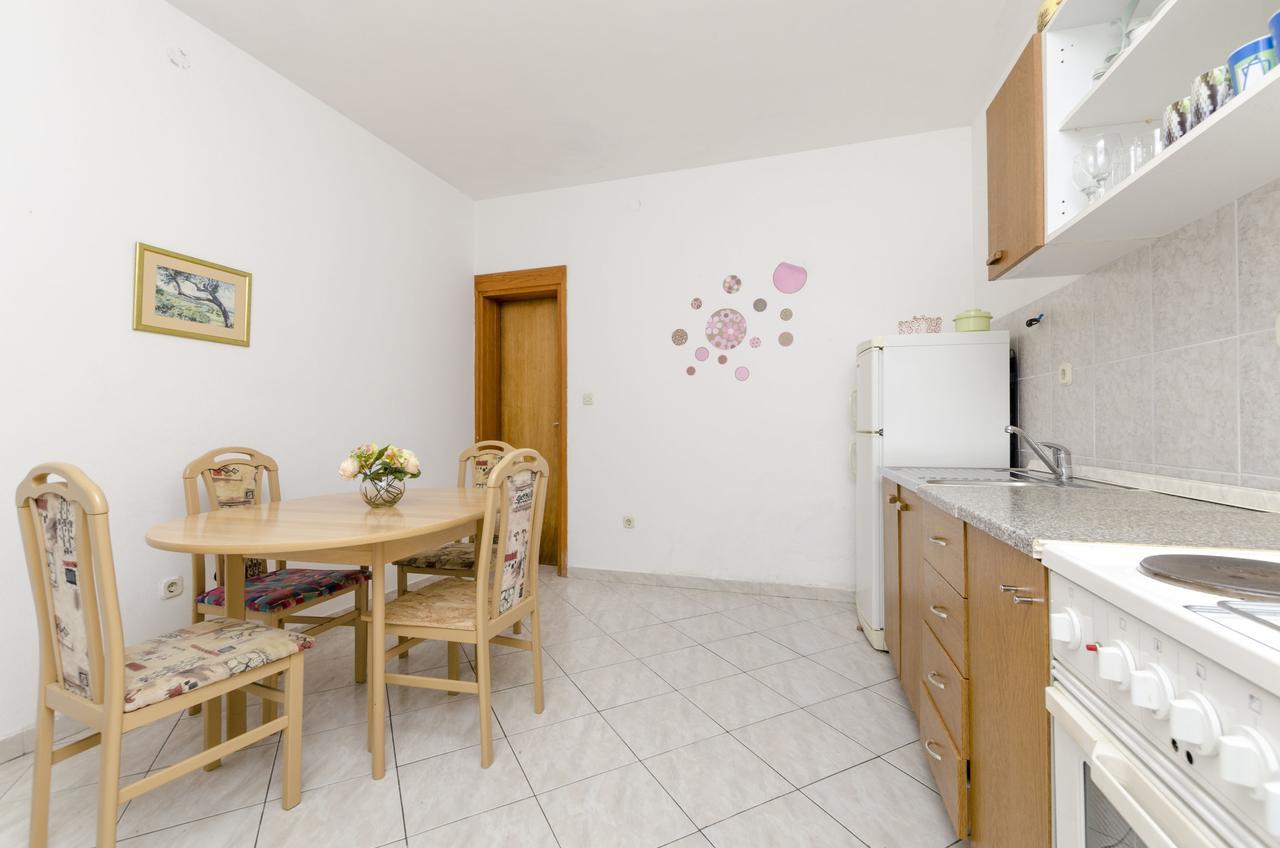 Apartments Helena Ivan Dolac Exterior photo